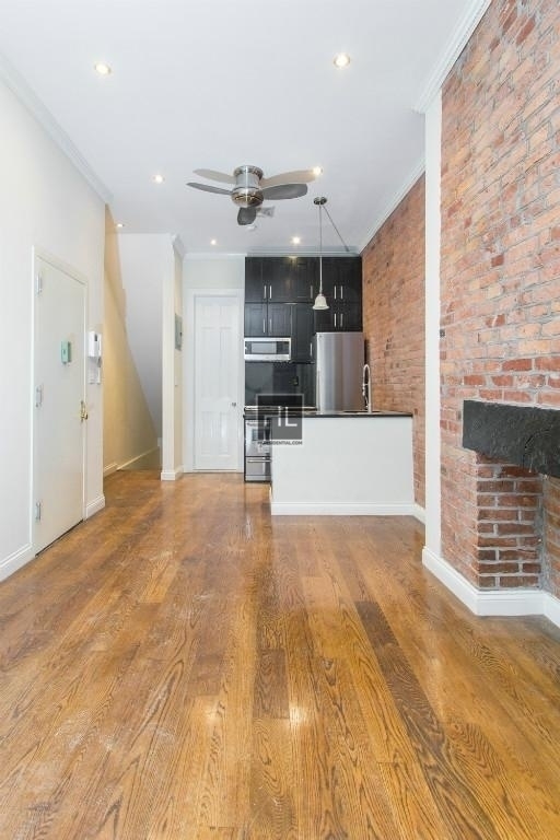 279 East 10th Street - Photo 1