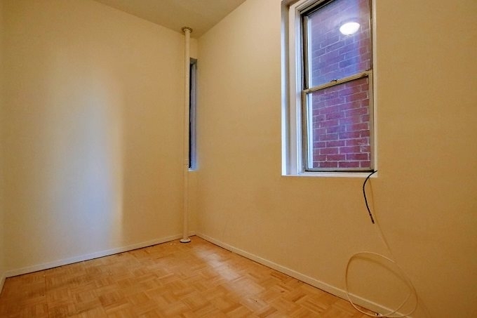 543 East 21st Street - Photo 1