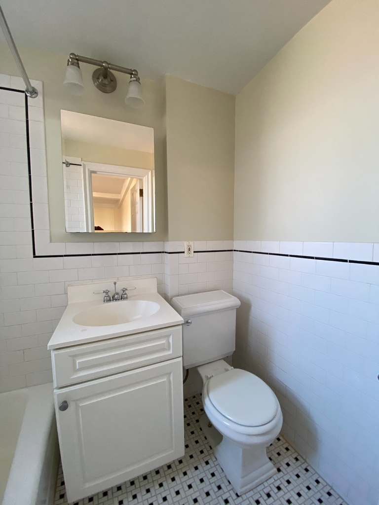 850 Amsterdam Avenue - Photo 5