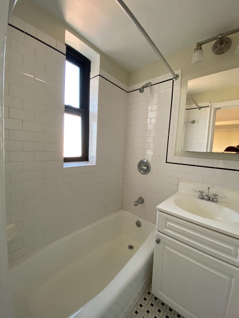 850 Amsterdam Avenue - Photo 6