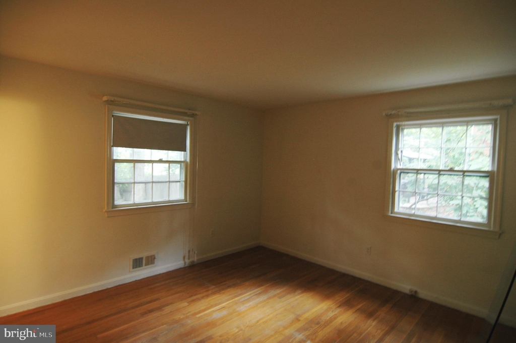 370 Park Street Ne - Photo 4