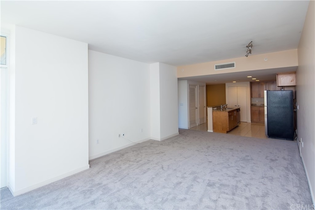 400 W Ocean Boulevard - Photo 3