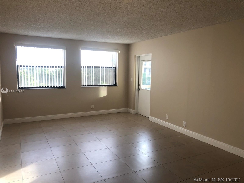 8160 Geneva Way - Photo 21