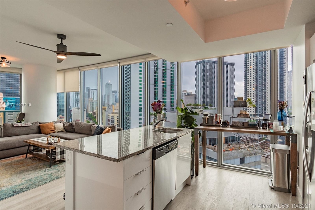 888 Biscayne Blvd - Photo 2