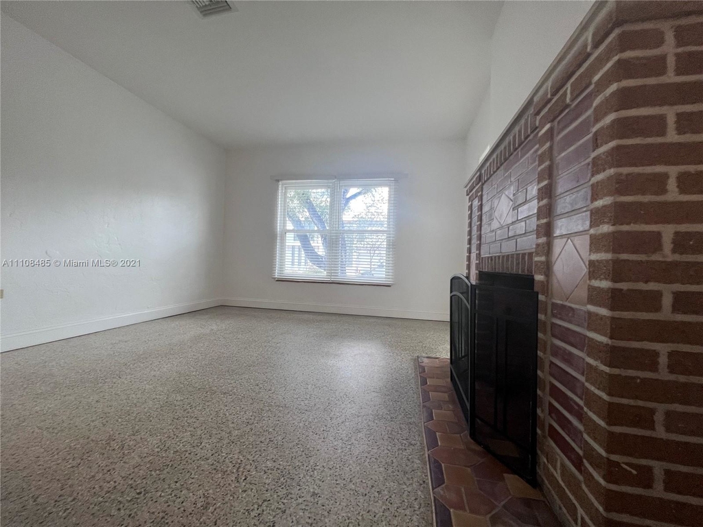 7251 Sw 52nd Ct - Photo 4