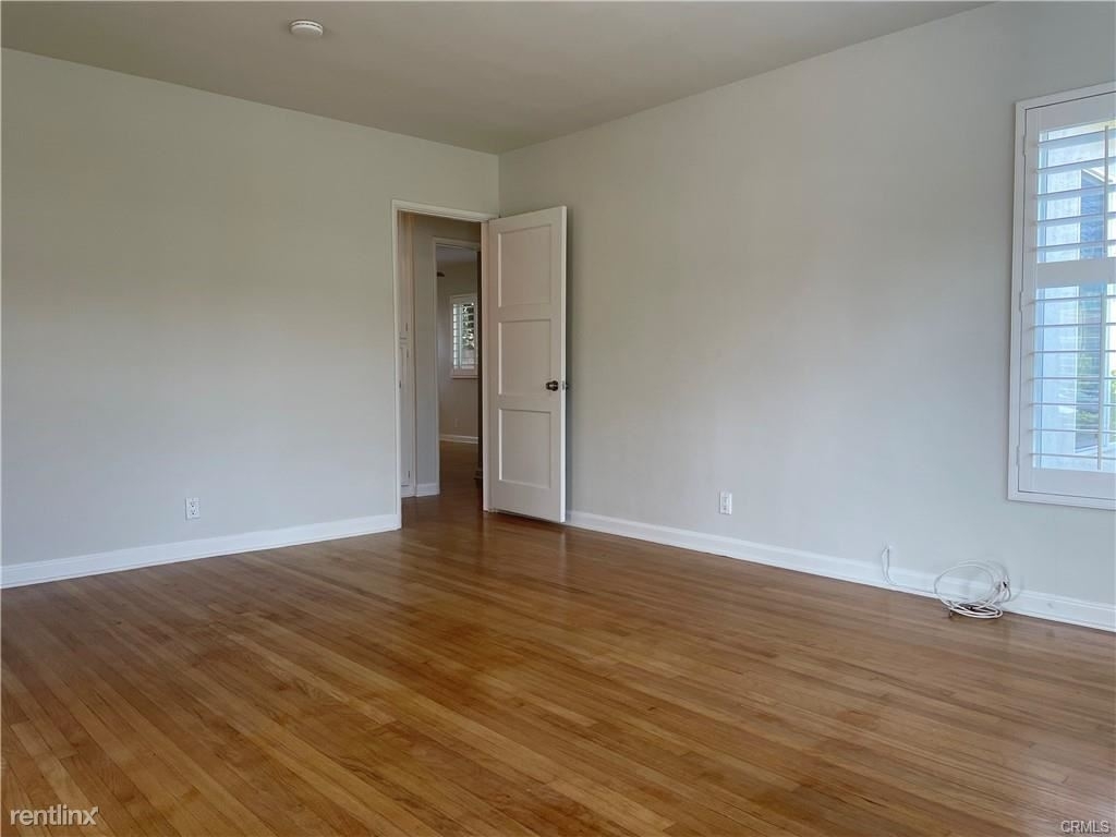 2827 Ceilhunt Ave - Photo 1