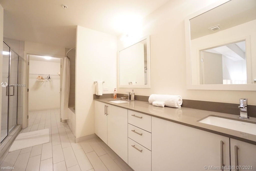 999 Sw 1st Ave Apt 2915 - Photo 7