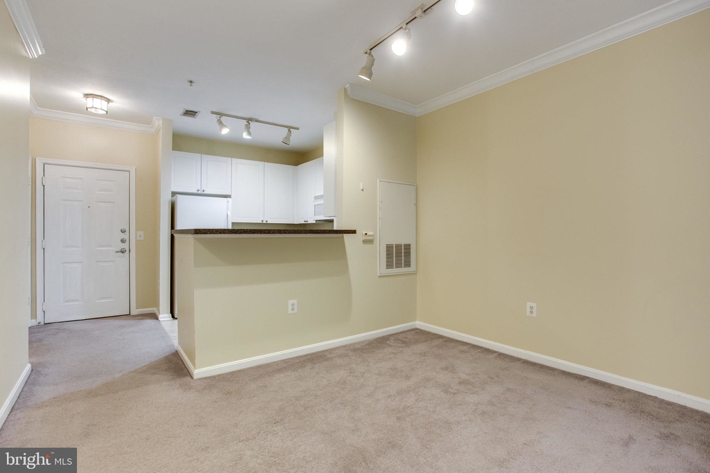 9490 Virginia Center Boulevard - Photo 10