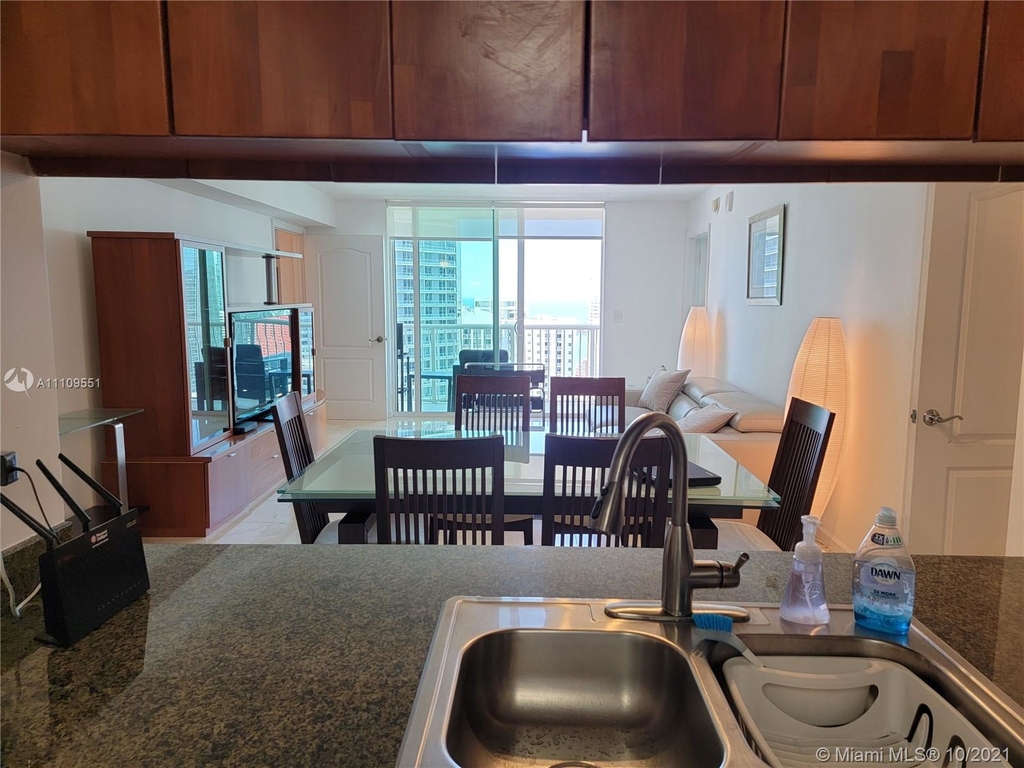 1200 Brickell Bay Dr - Photo 3