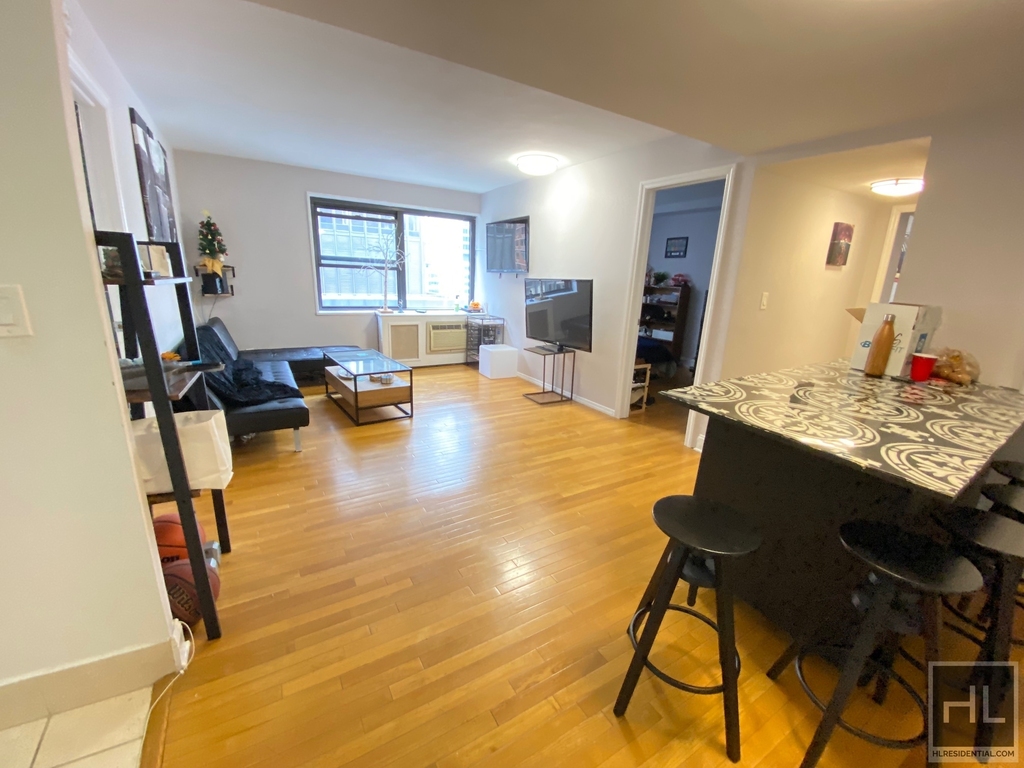 305 East 47th Street - Photo 1