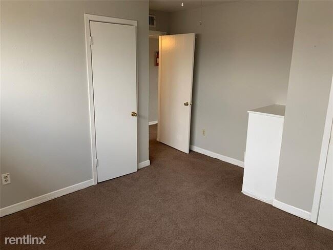 4045 W Bellfort Ave Apt 25 - Photo 4