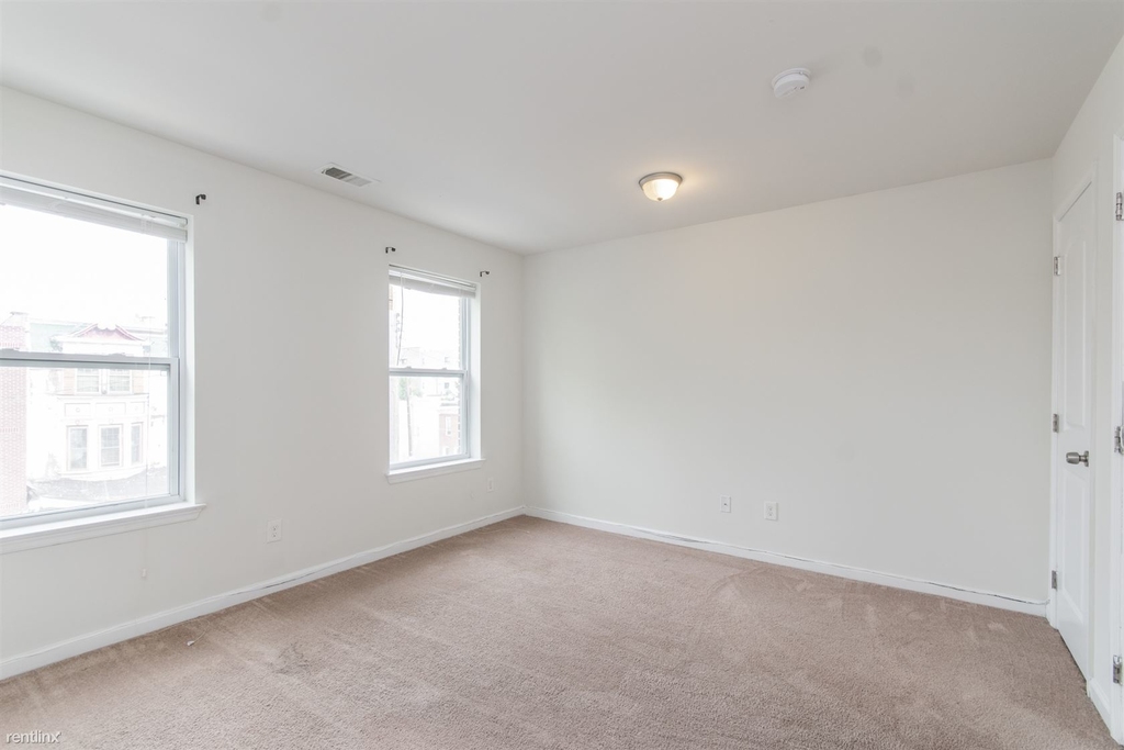 2353 N Park Ave Unit 2 - Photo 10