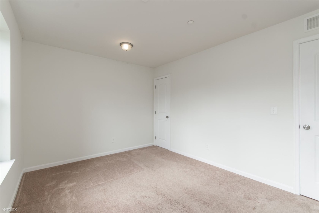 2353 N Park Ave Unit 2 - Photo 14