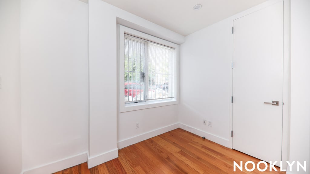 620 Parkside Ave - Unit: 1B - Photo 8