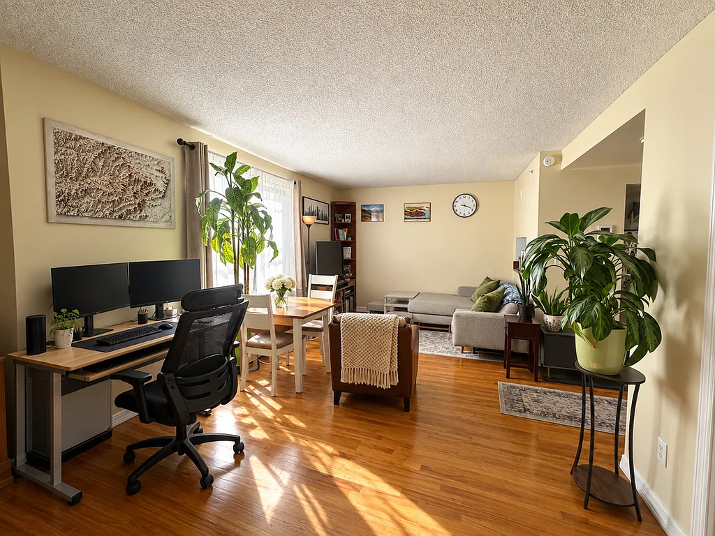 6902 Narrows Avenue - Photo 0
