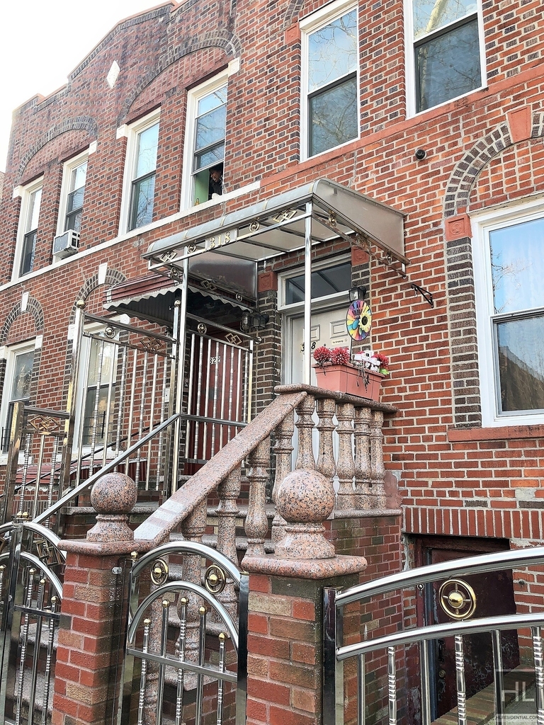 318 East 93 Street - Photo 23