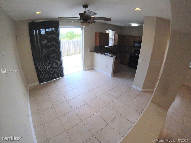 990 Nw 99 Ct - Photo 3