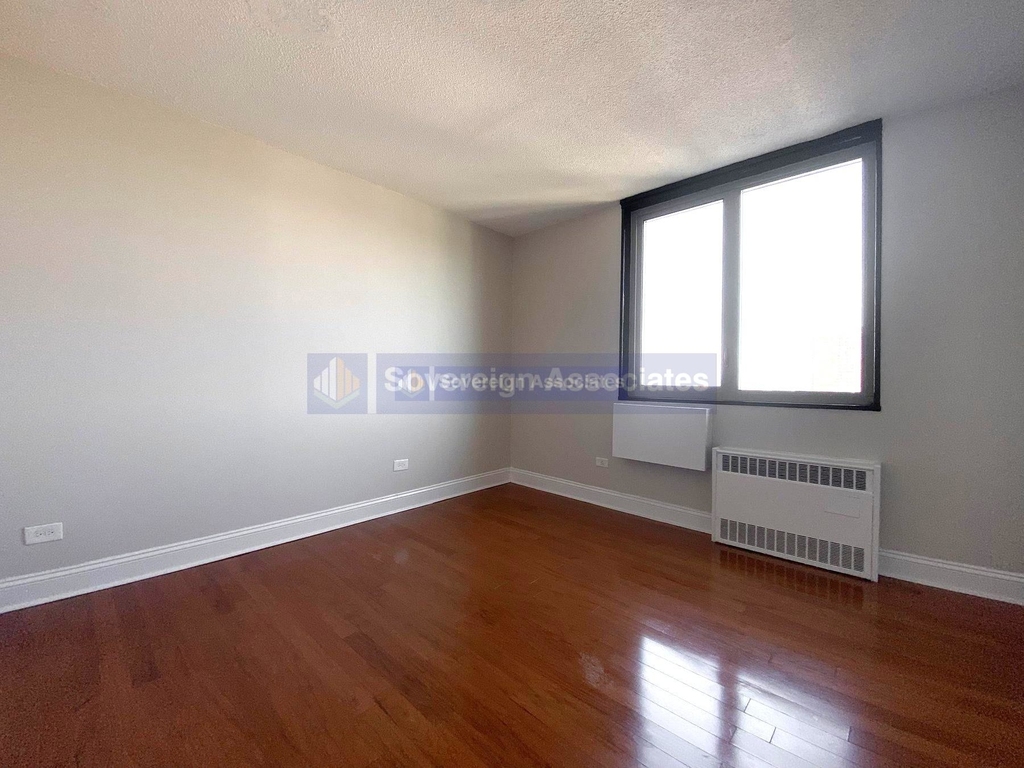 3333 Broadway - Photo 4