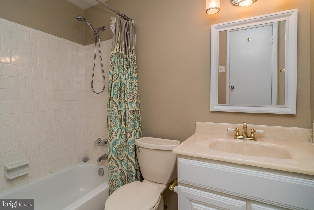 10703 Bridlerein Terrace - Photo 15