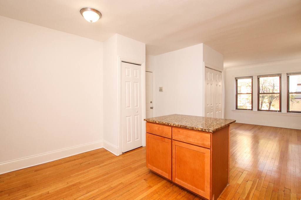 3126 North Kimball Avenue - Photo 4