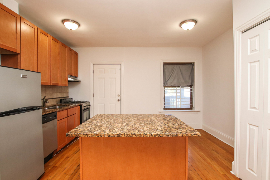 3126 North Kimball Avenue - Photo 2