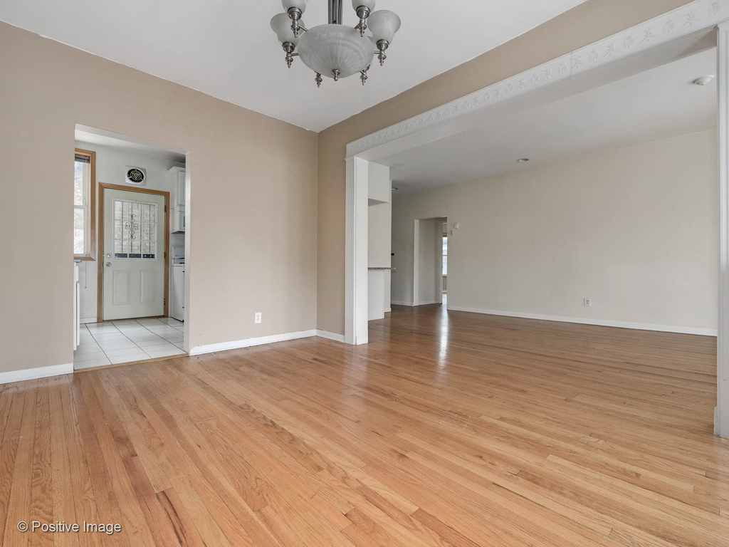 531 West Addison Street - Photo 6