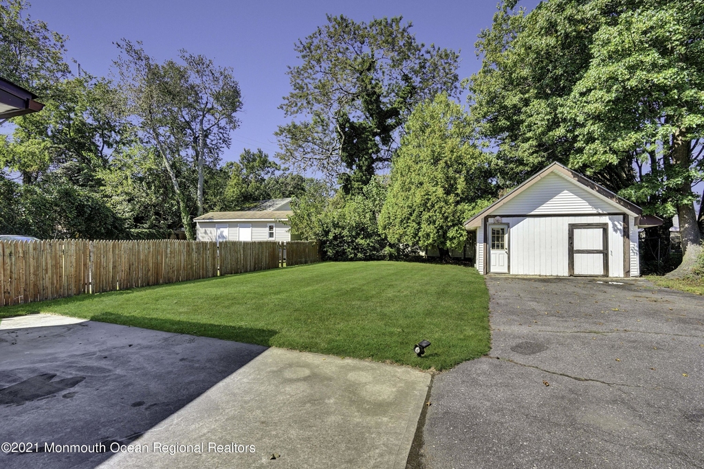 1258 Pine Tree Way - Photo 26