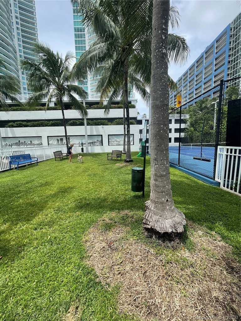 2101 Brickell Ave - Photo 17