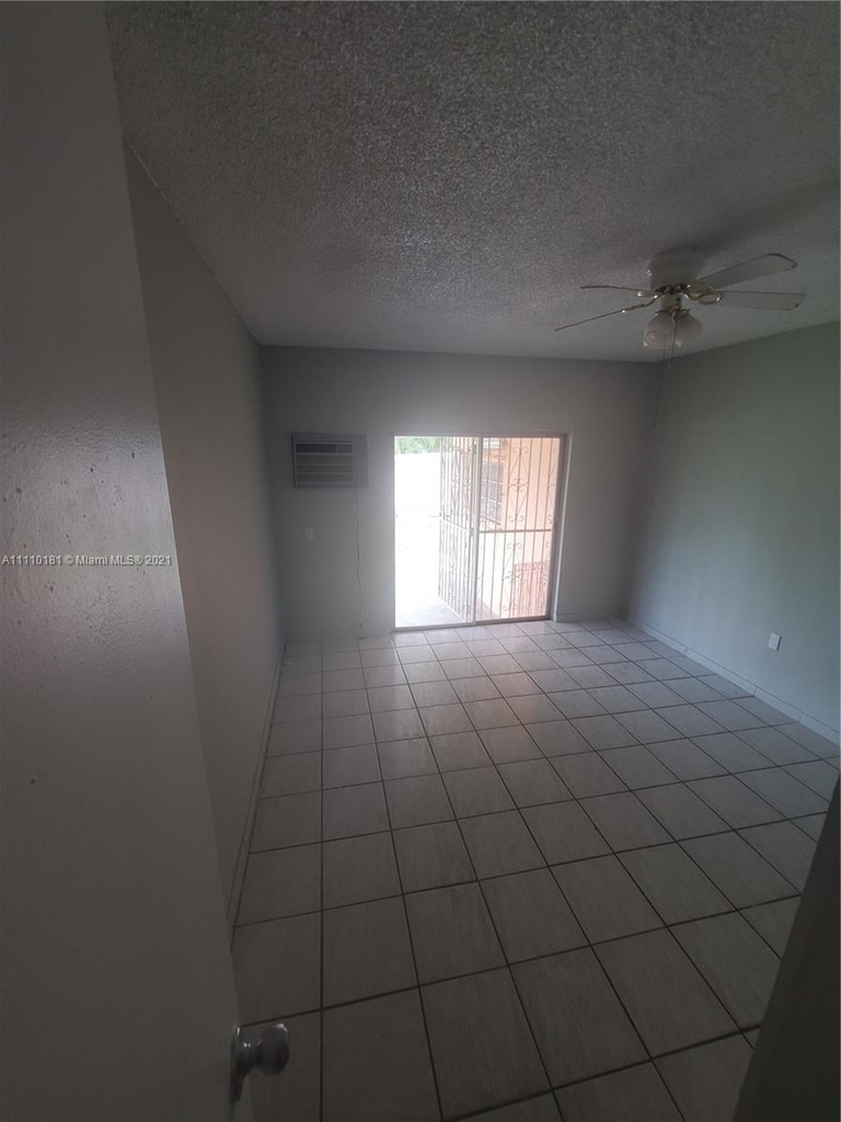 919 Nw 23rd Ct - Photo 12