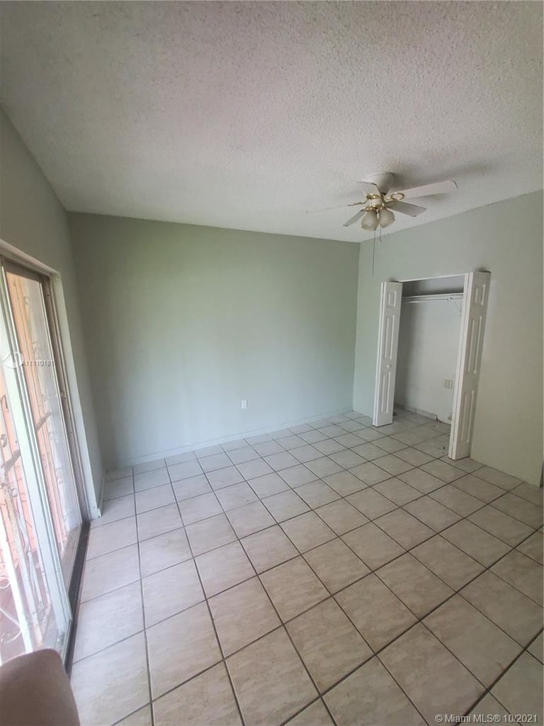 919 Nw 23rd Ct - Photo 8