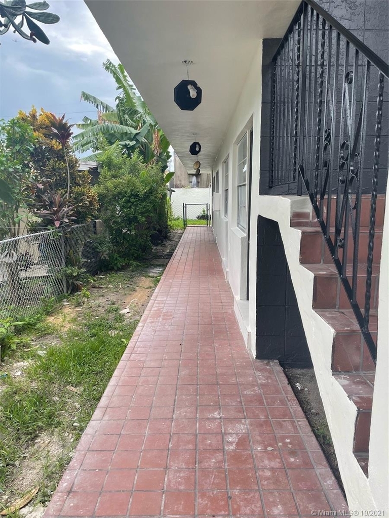 2622 Nw 24th St - Photo 14