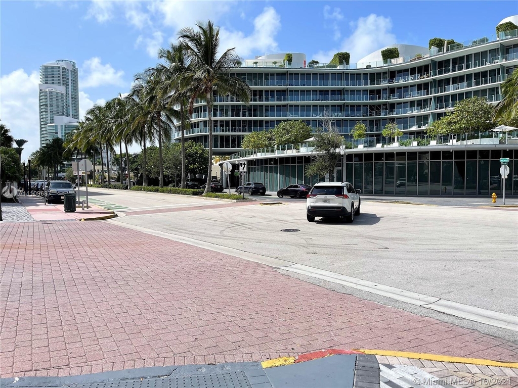 1 E Collins Ave - Photo 32