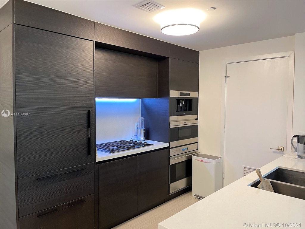 1 E Collins Ave - Photo 12