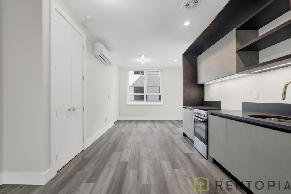 2337 Bedford Ave - Photo 5