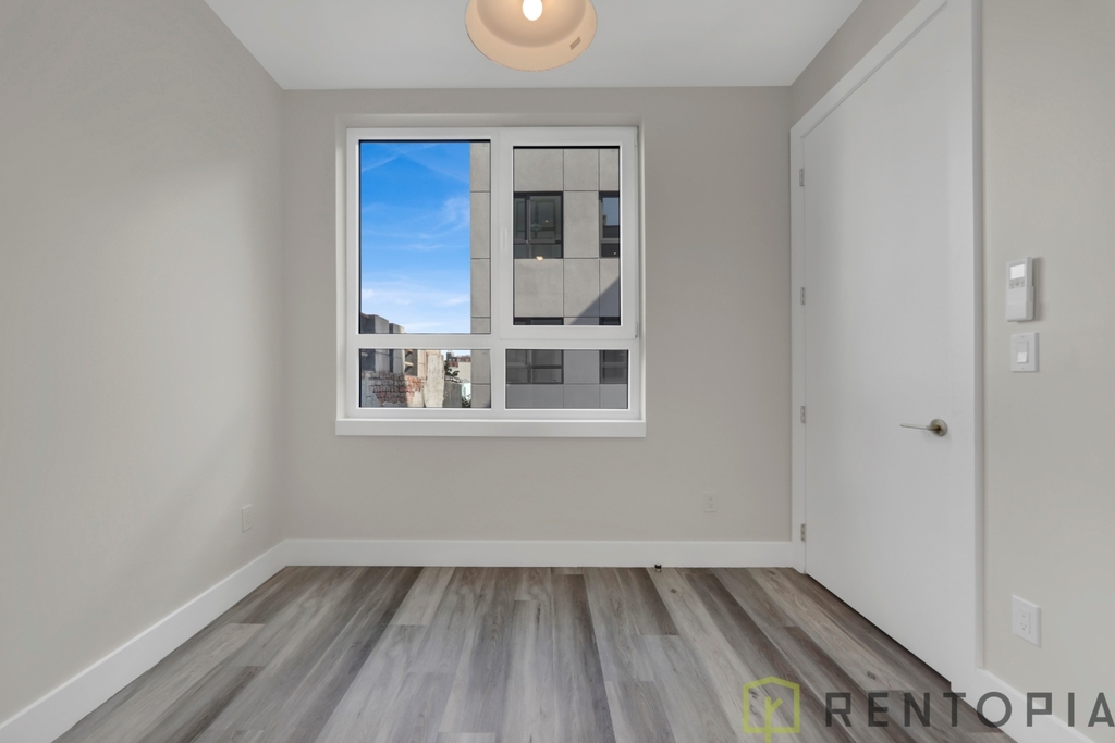 2337 Bedford Ave - Photo 10