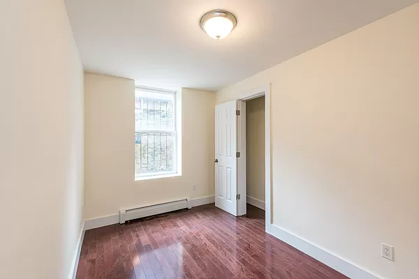 1050 Lafayette Avenue - Photo 4