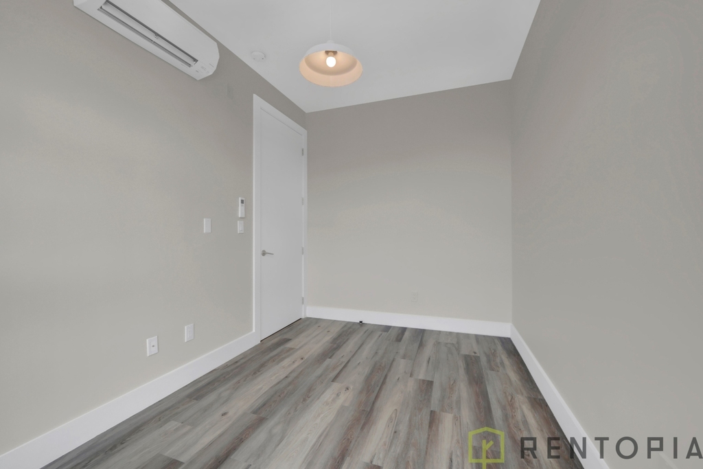 2337 Bedford Ave - Photo 2
