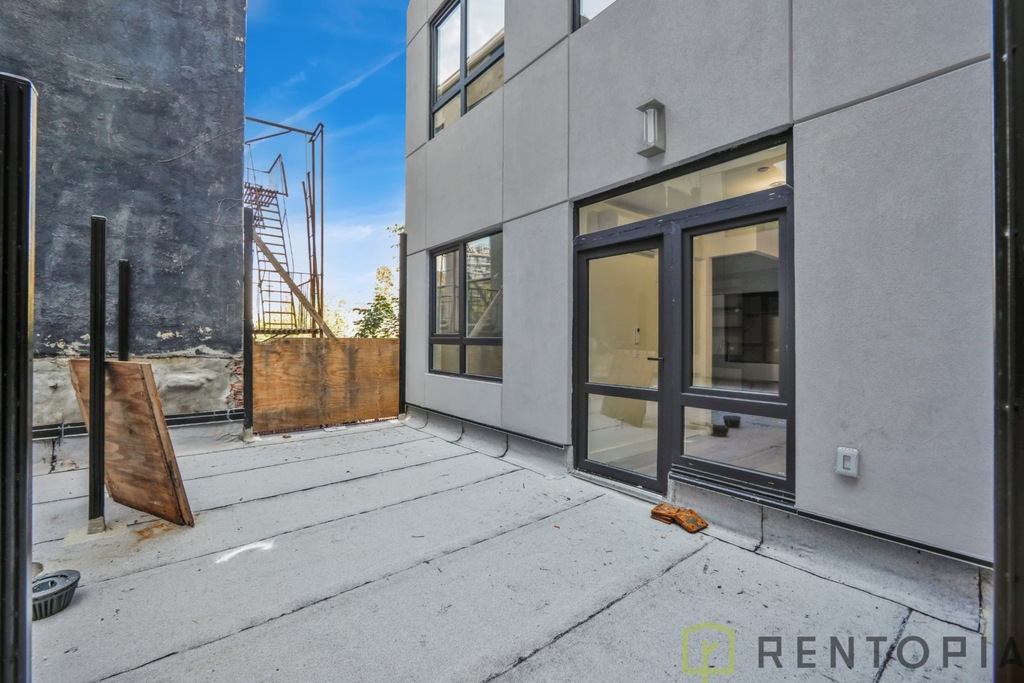 2337 Bedford Ave - Photo 4