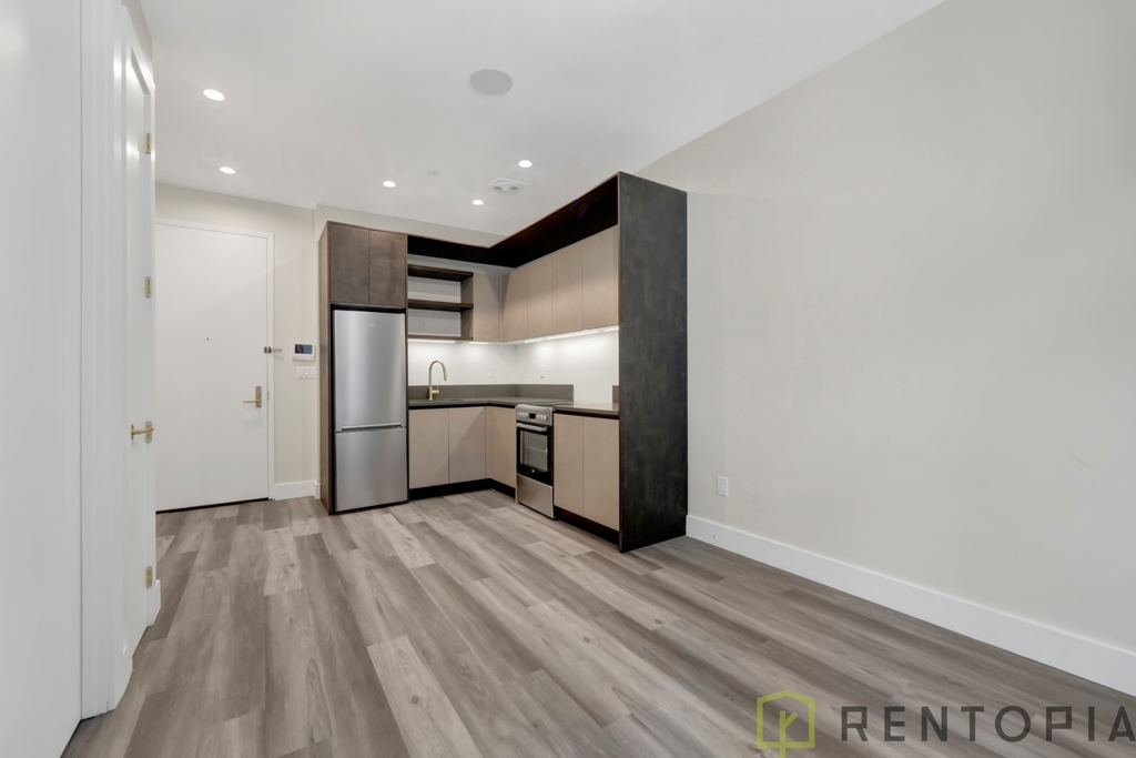 2337 Bedford Ave - Photo 8