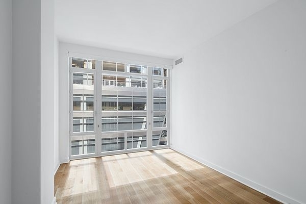 6th Avenue - Photo 1