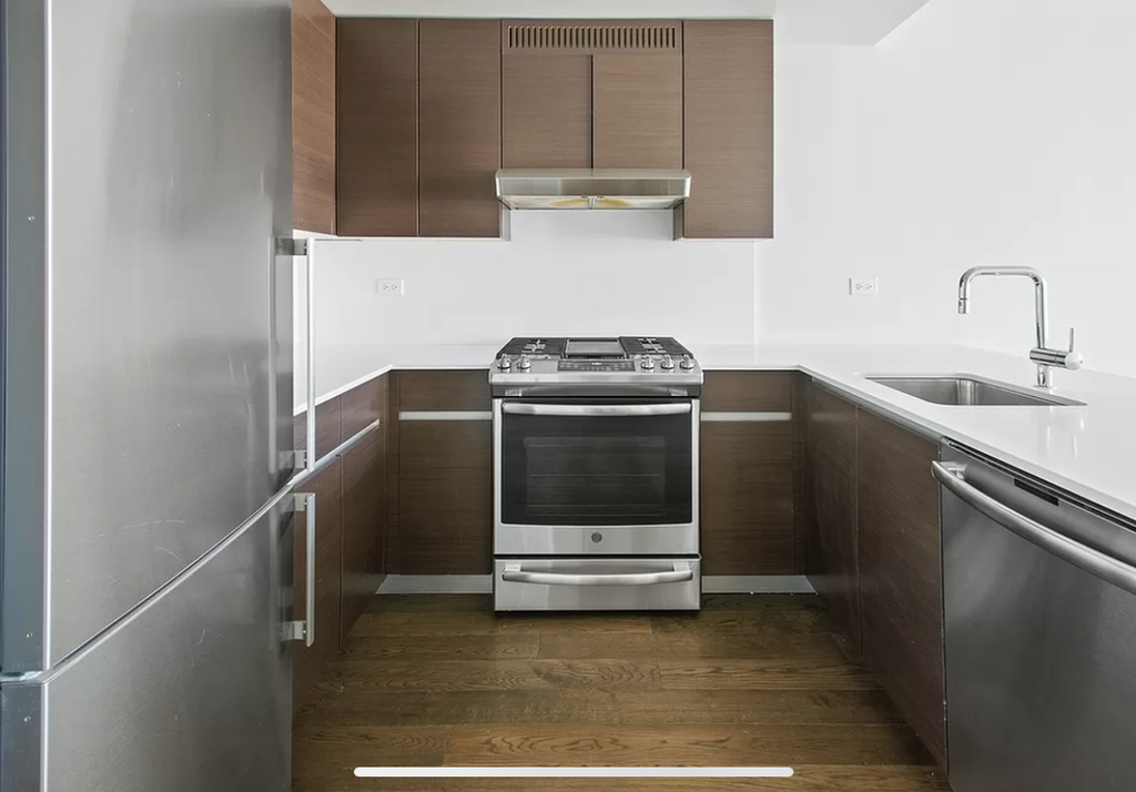 315 West 33rd Street - Photo 1