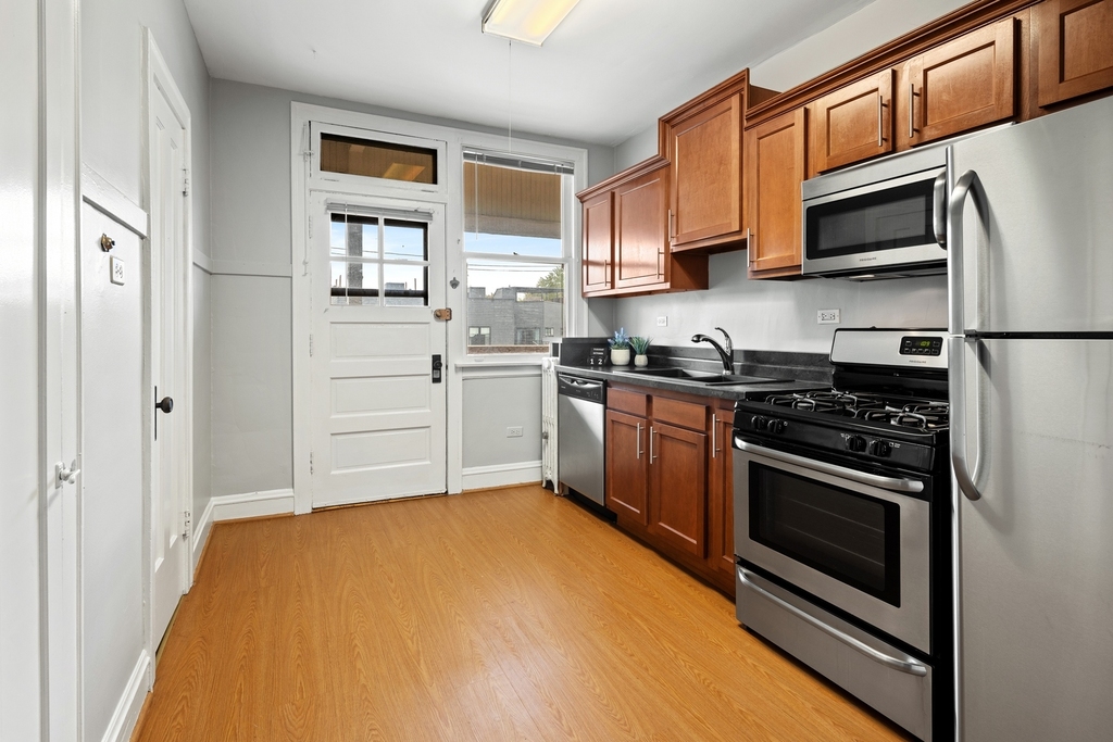 3910 North Central Park Avenue - Photo 3