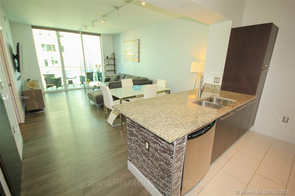 950 Brickell Bay Dr - Photo 8