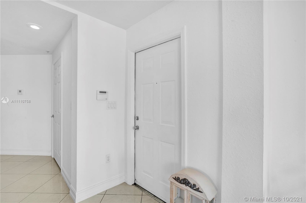 11102 Nw 83rd St - Photo 1