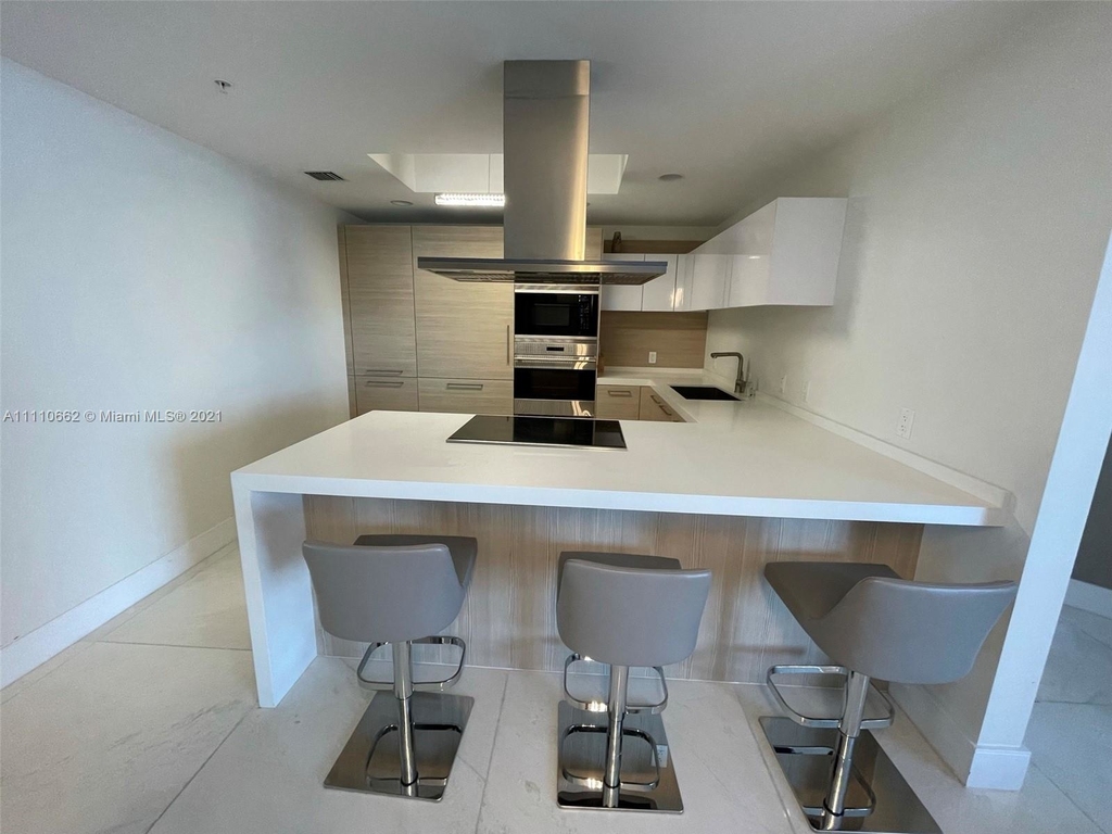 17111 Biscayne Blvd - Photo 8