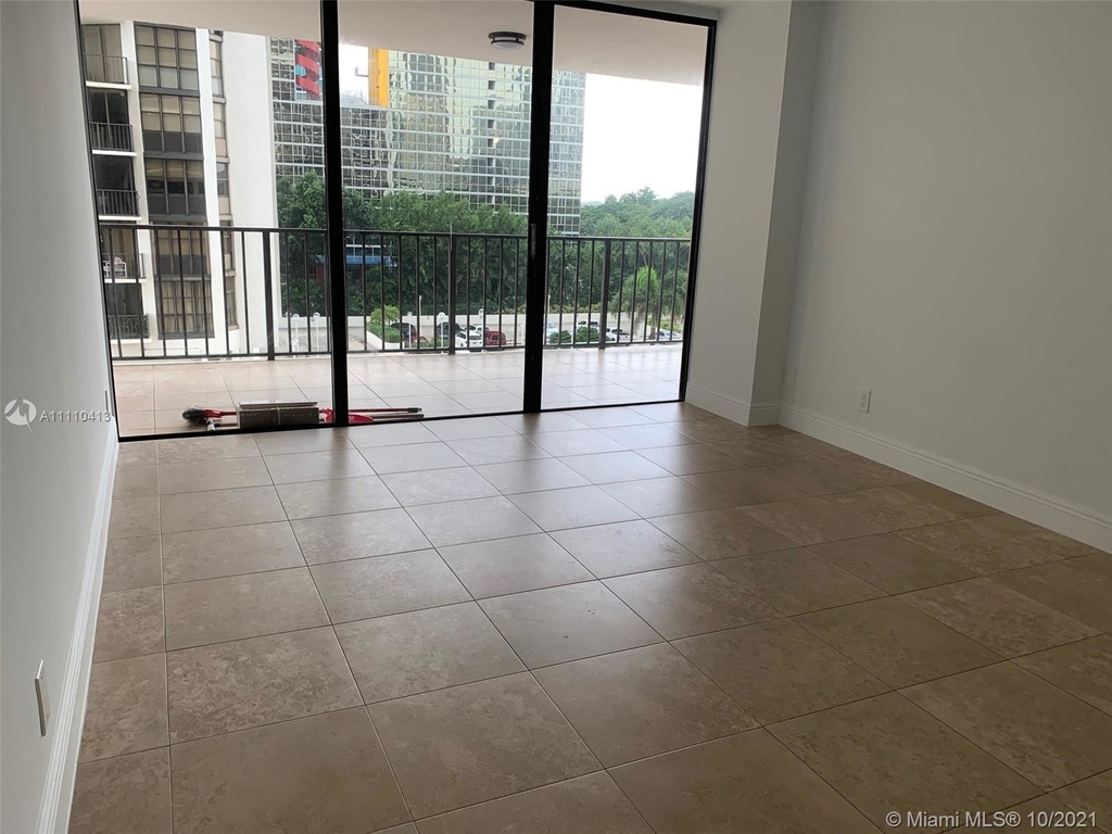 1915 Brickell Ave - Photo 3