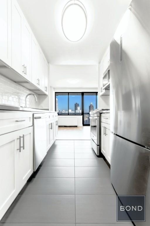 East 58th Street - Photo 2