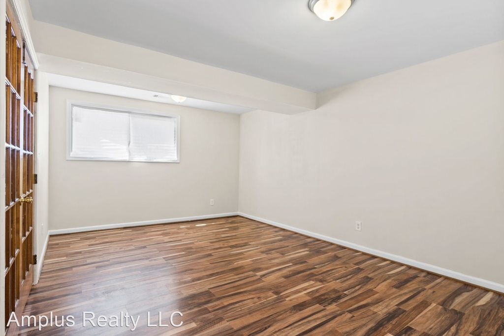 208 45th Street Ne - Photo 2