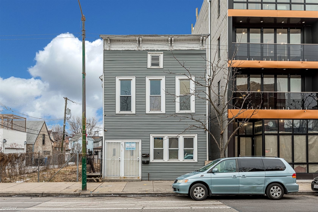 615 West 18th Street - Photo 0