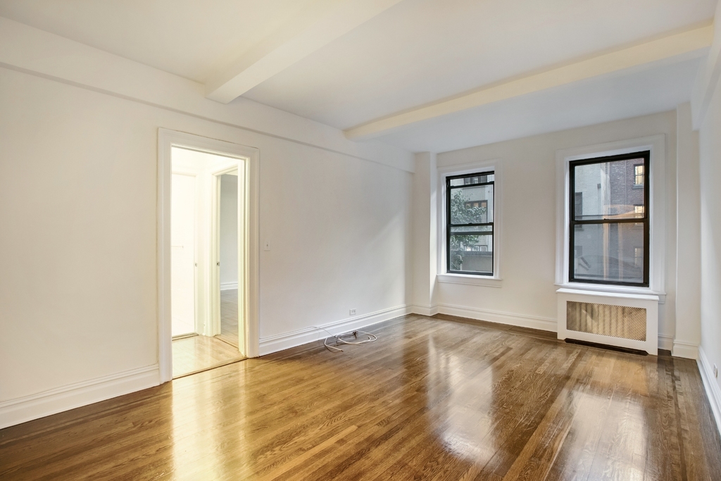 156 East 37th Street - Photo 1